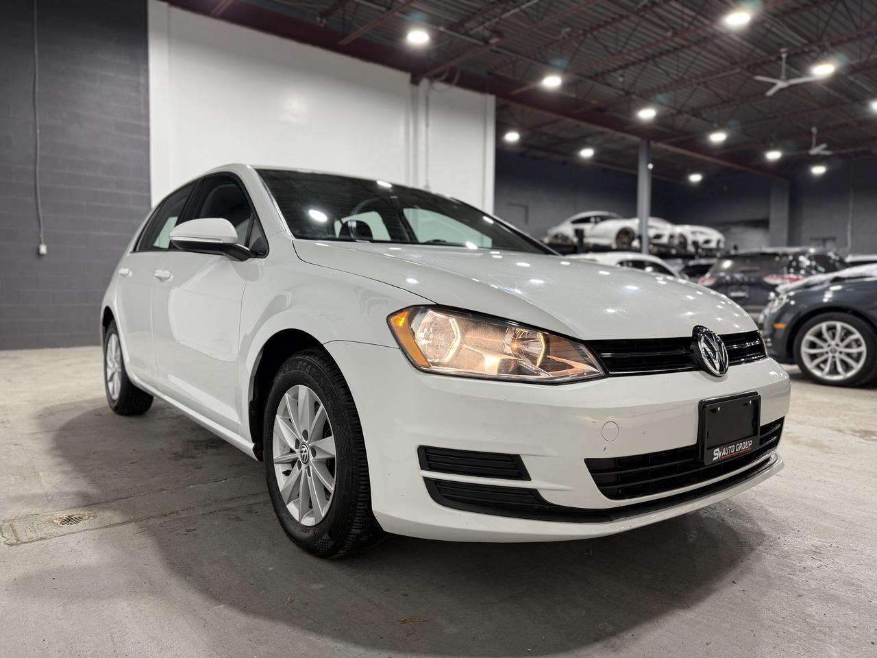 2016 Volkswagen Golf TSI S Photo