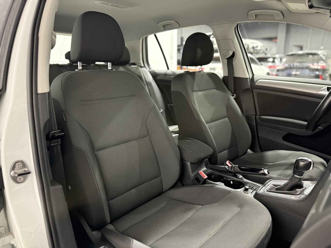 2016 Volkswagen Golf TSI S Photo