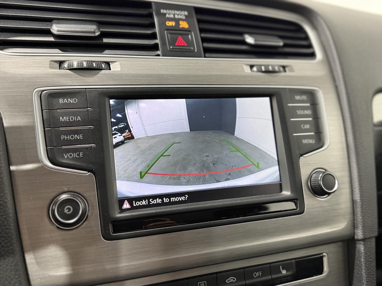 2016 Volkswagen Golf TSI S Photo