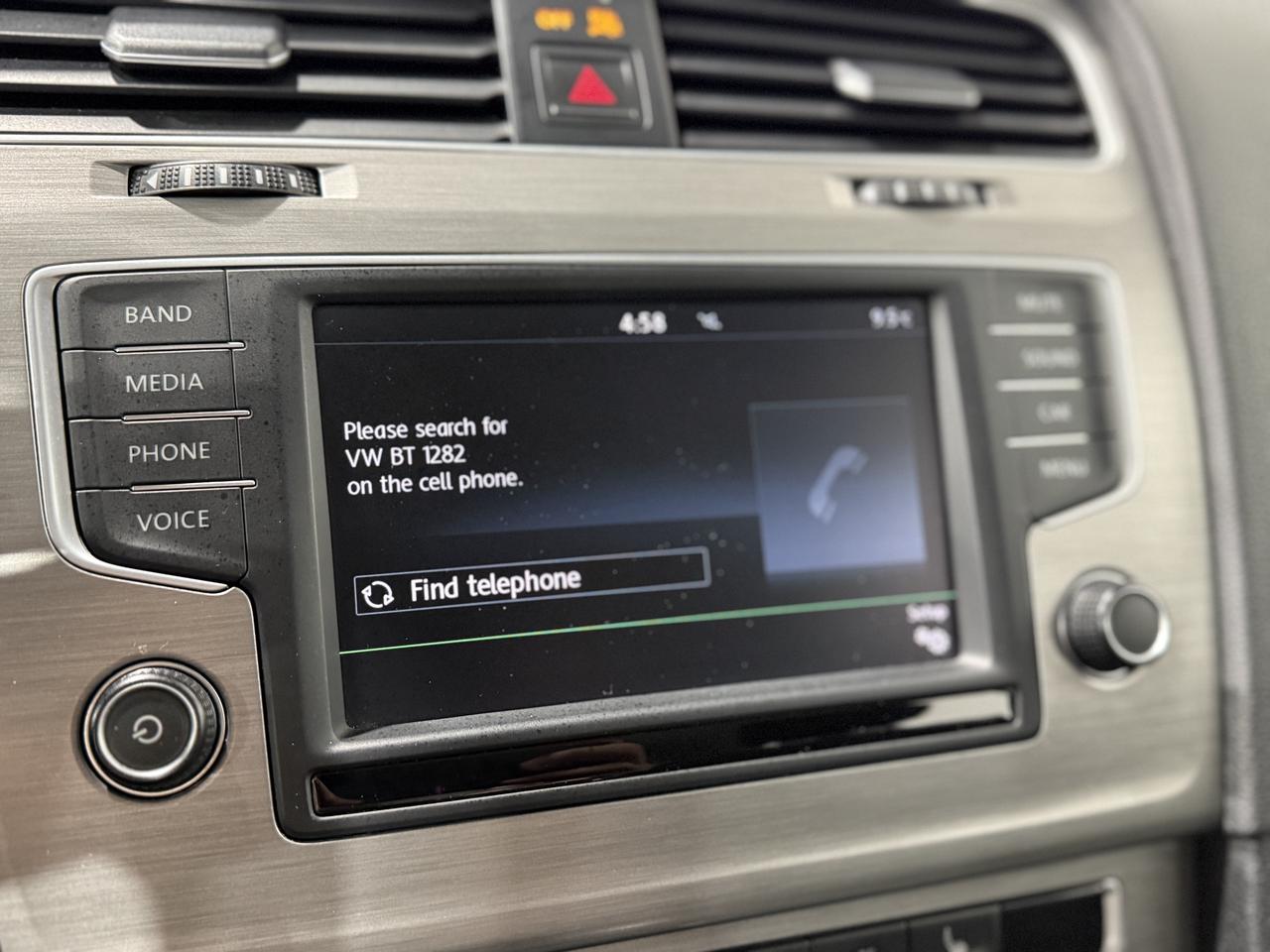 2016 Volkswagen Golf TSI S Photo