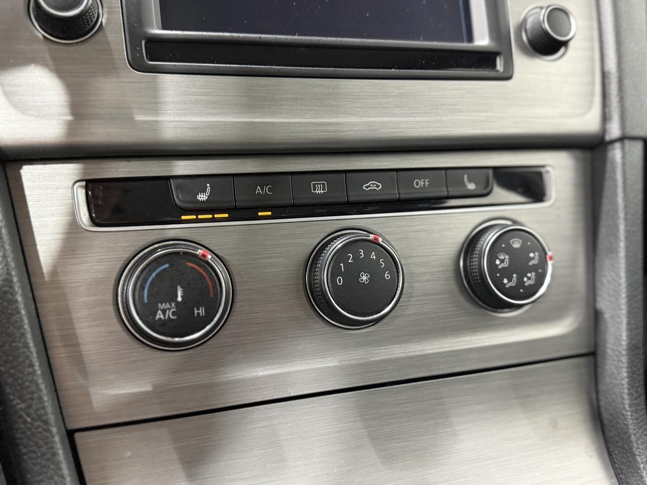 2016 Volkswagen Golf TSI S Photo