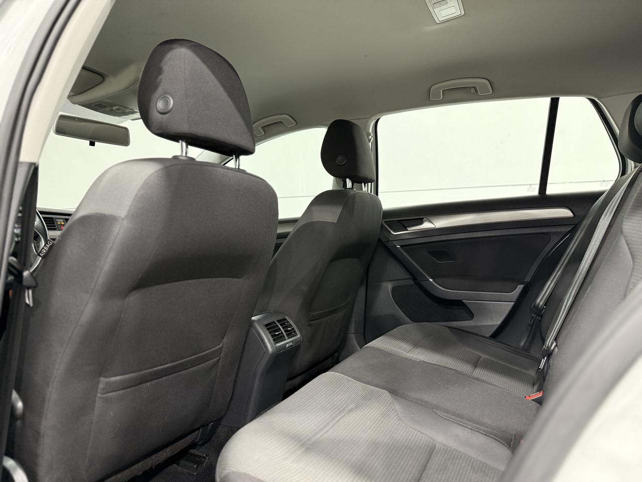 2016 Volkswagen Golf TSI S Photo