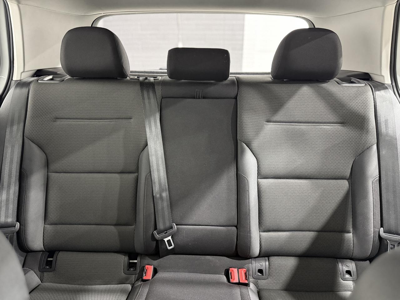 2016 Volkswagen Golf TSI S Photo