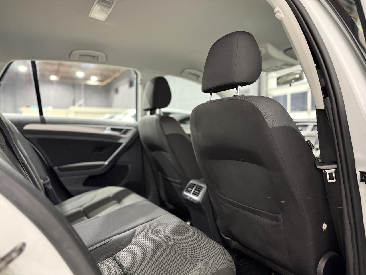 2016 Volkswagen Golf TSI S Photo