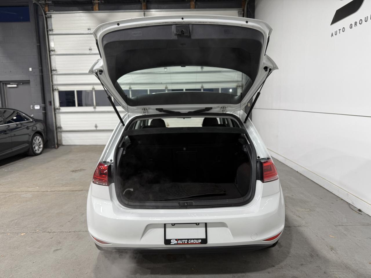 2016 Volkswagen Golf TSI S Photo