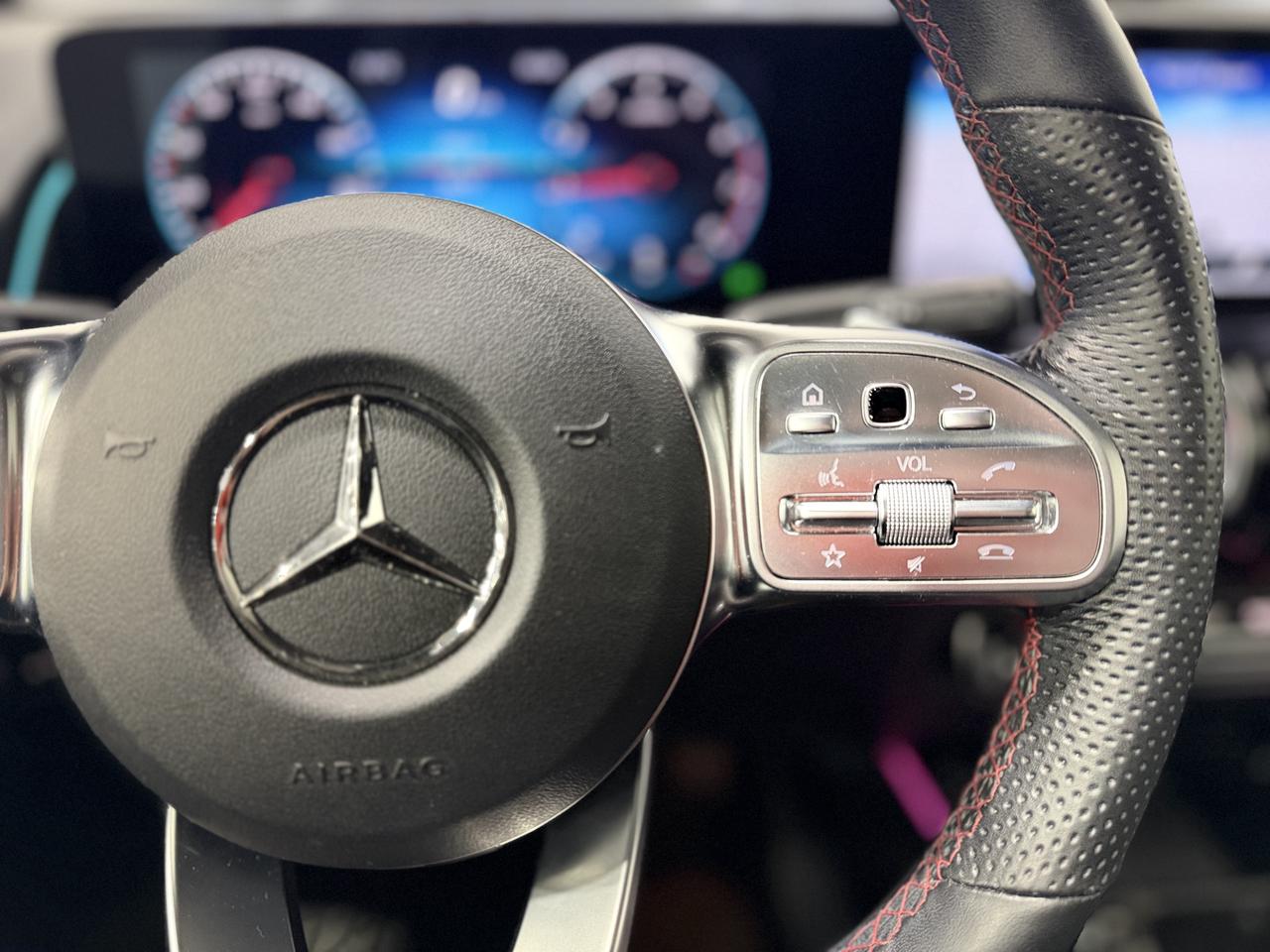 2022 Mercedes-Benz GLB-Class GLB 250 Photo