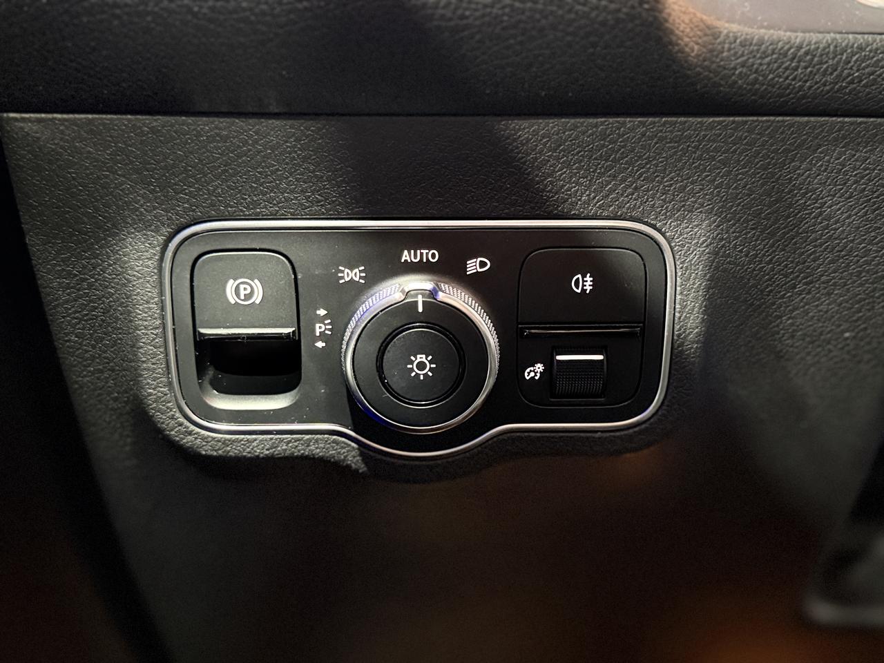 2022 Mercedes-Benz GLB-Class GLB 250 Photo