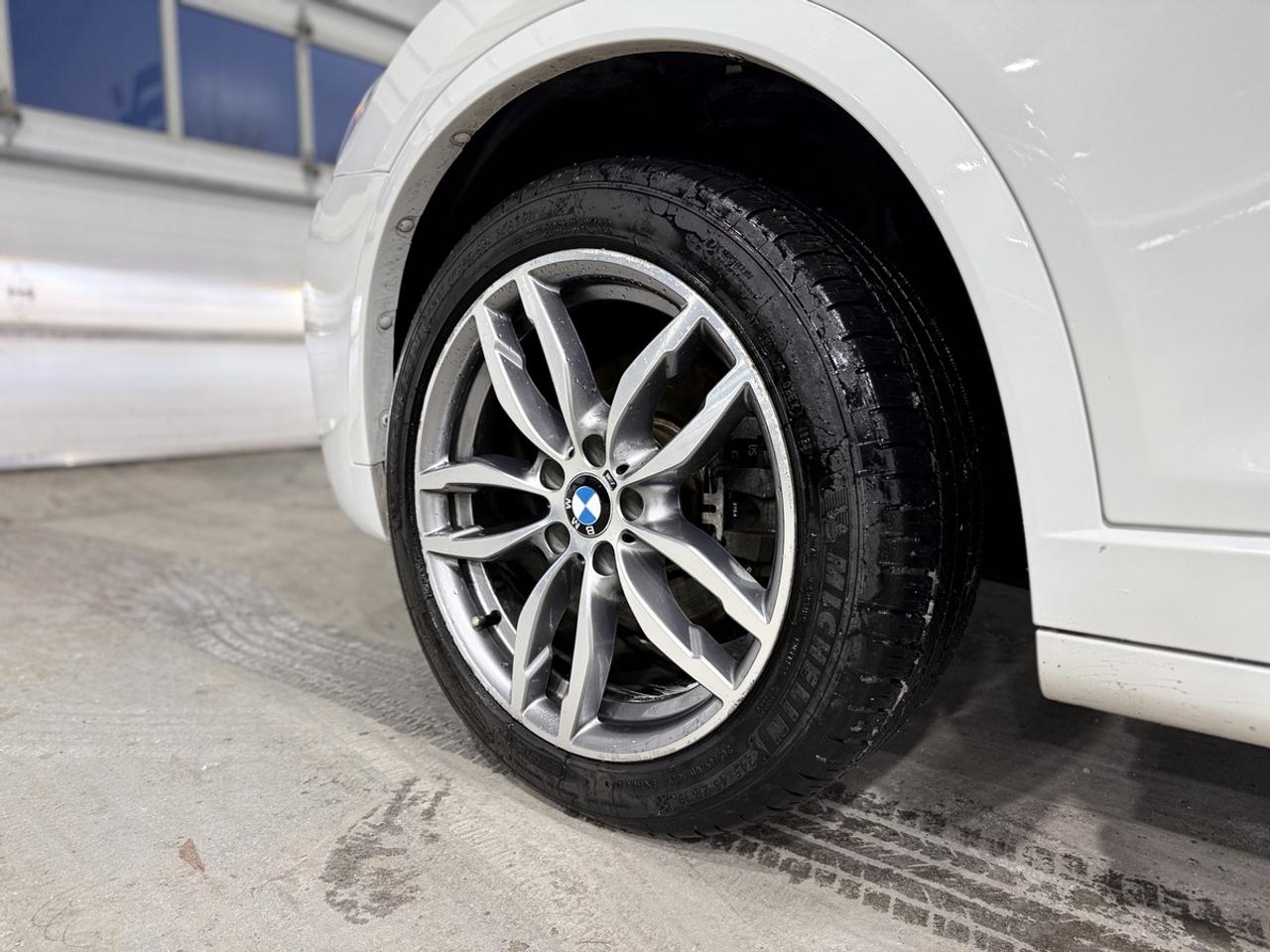 2016 BMW X4 xDrive28i Photo2