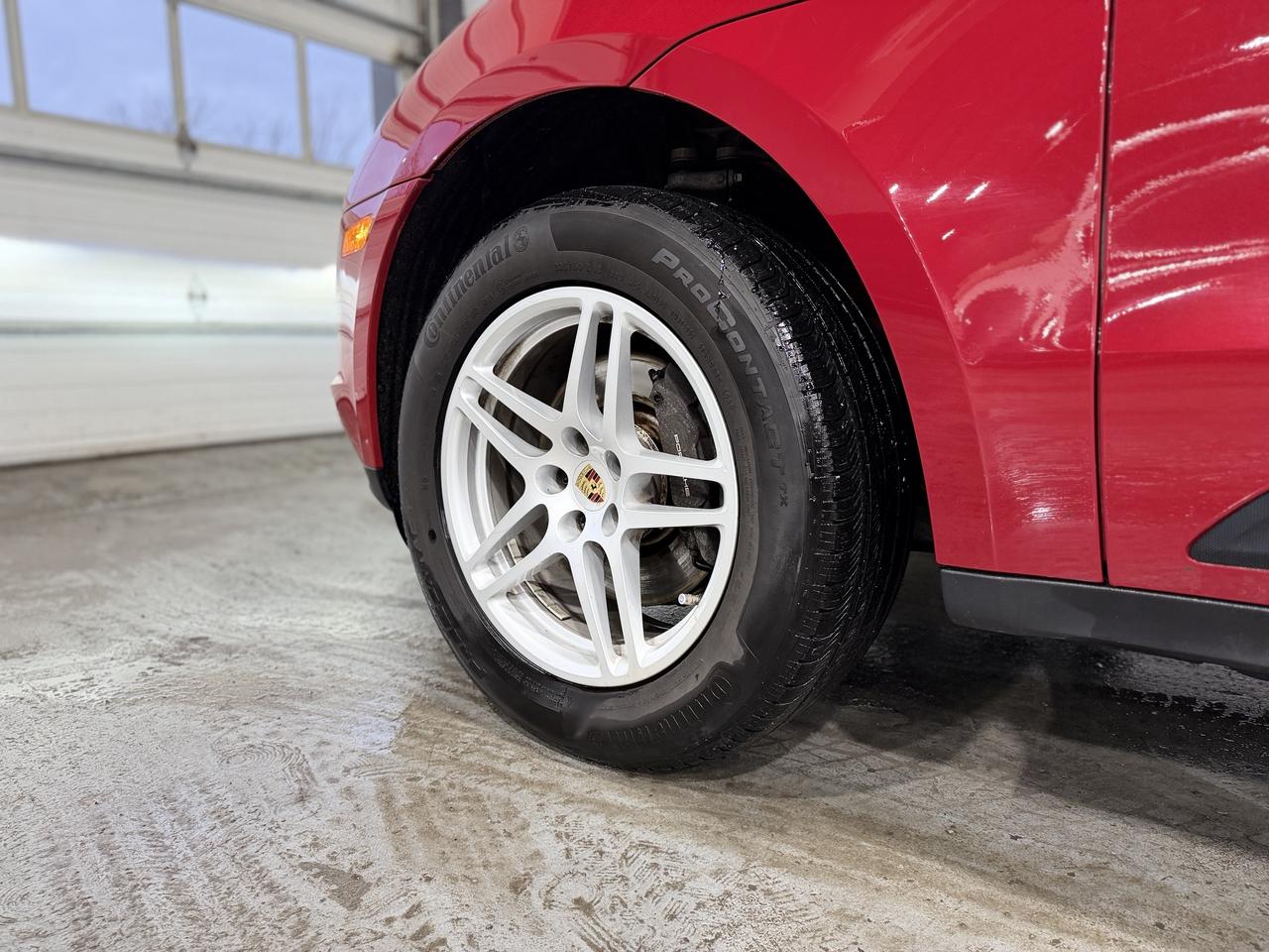 2019 Porsche Macan  Photo2