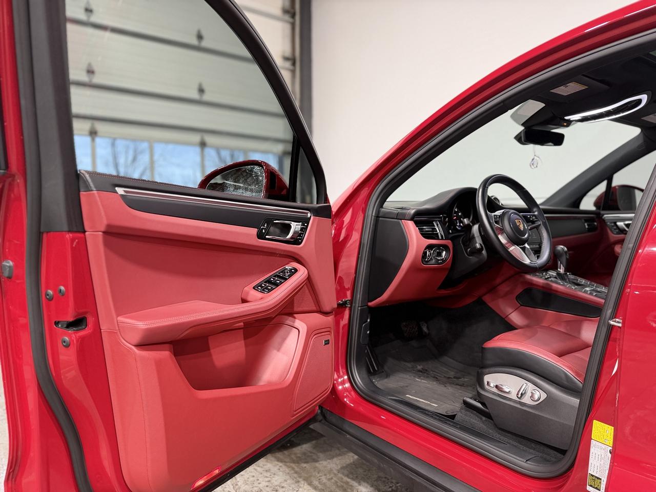 2019 Porsche Macan  Photo