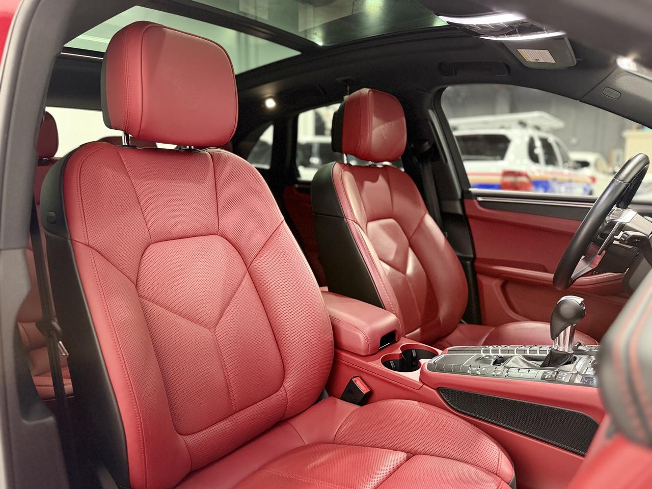 2019 Porsche Macan  Photo