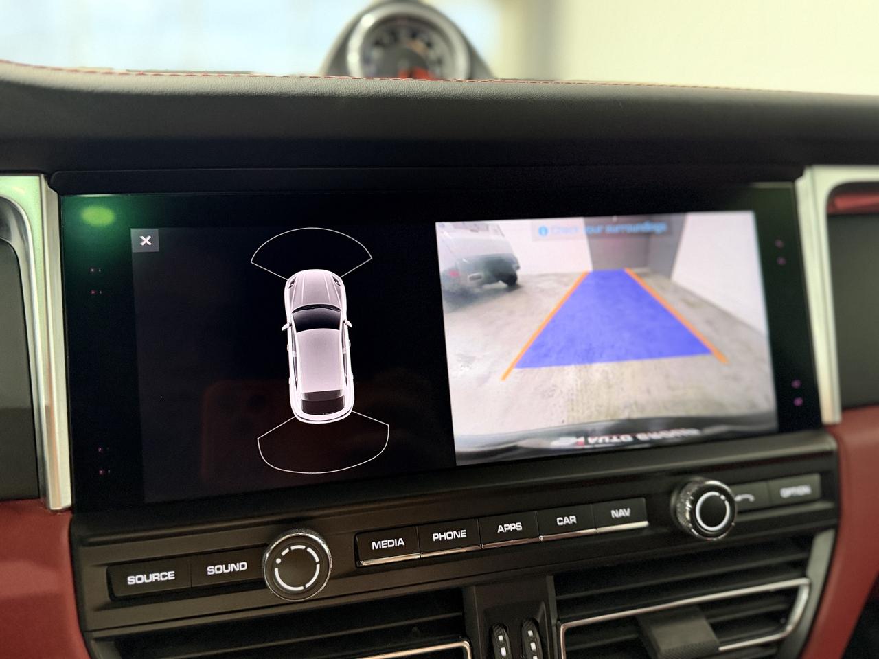 2019 Porsche Macan  Photo