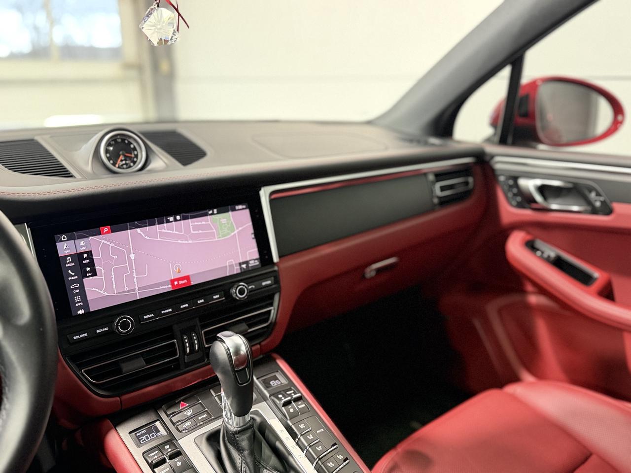 2019 Porsche Macan  Photo