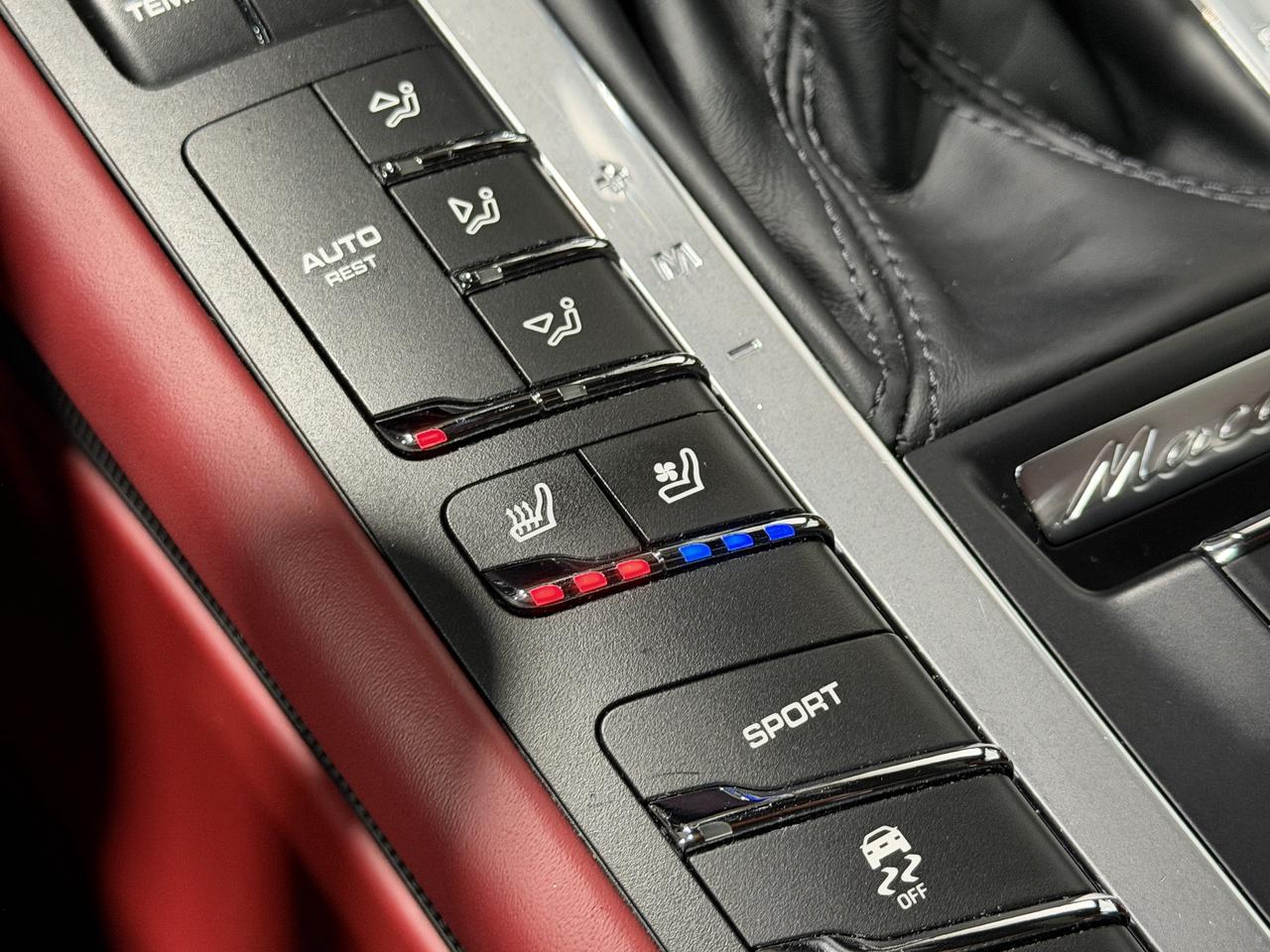 2019 Porsche Macan  Photo