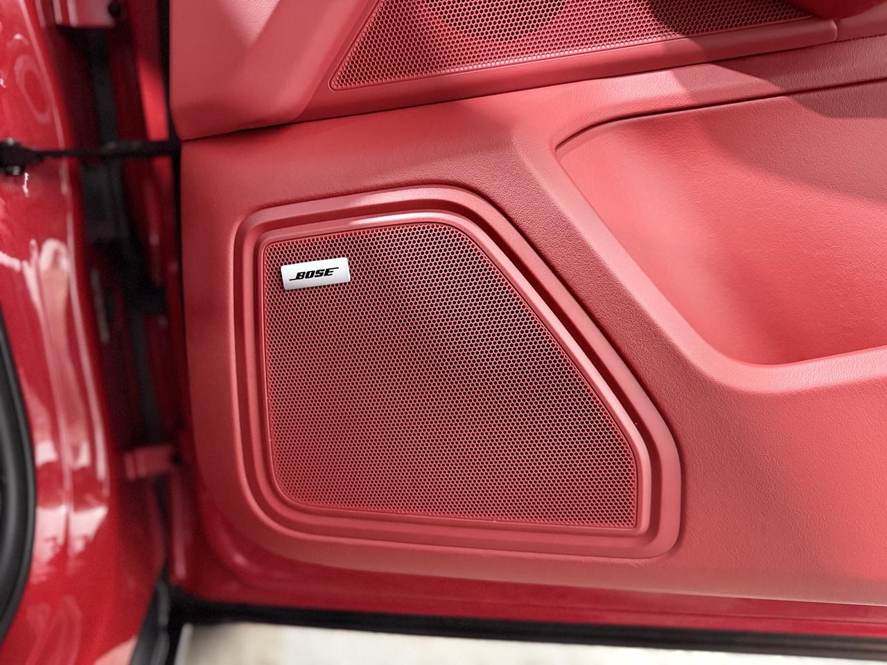 2019 Porsche Macan  Photo