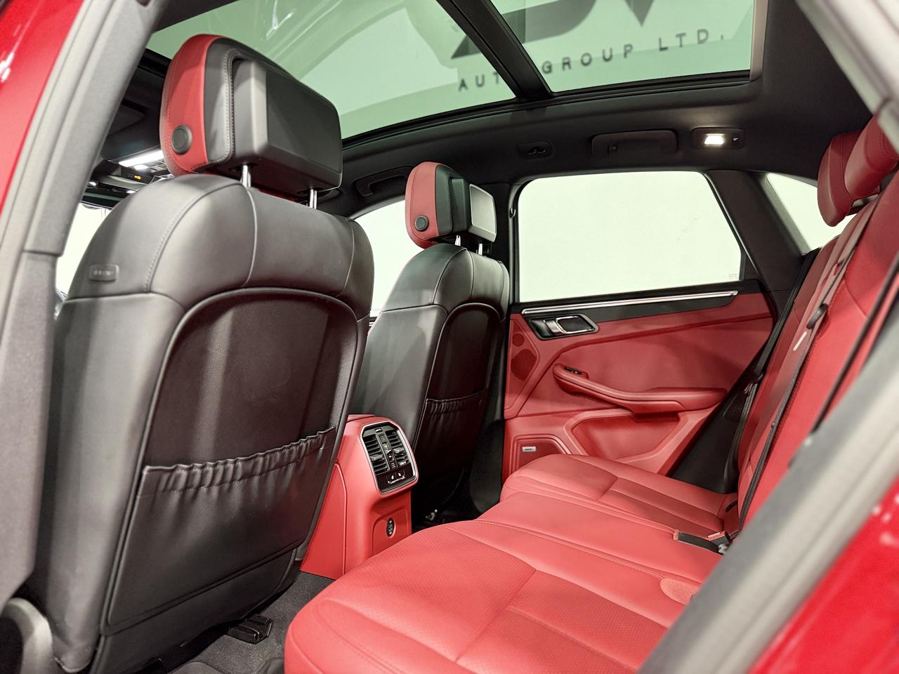 2019 Porsche Macan  Photo