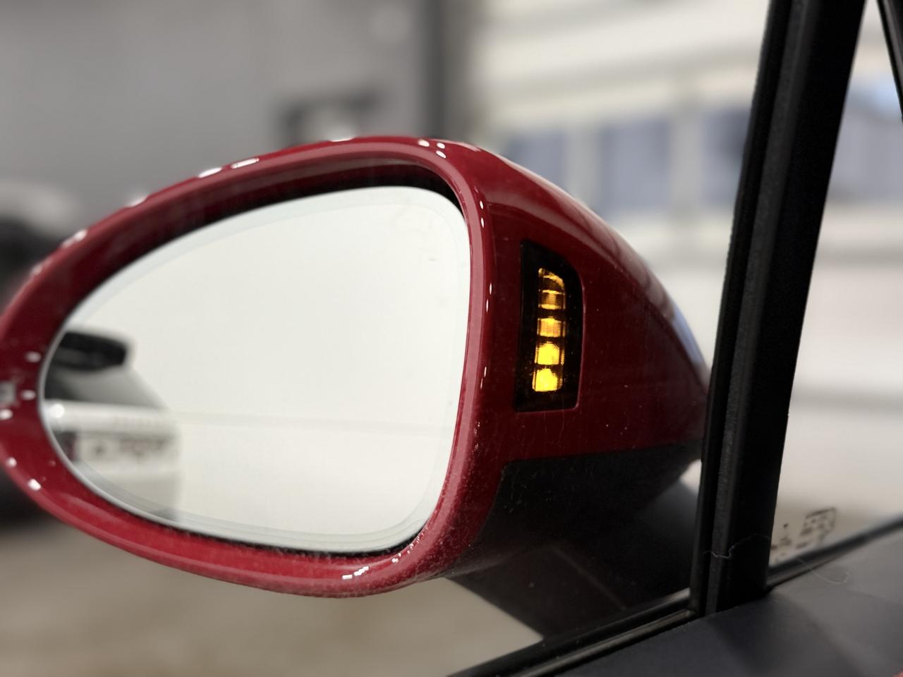 2019 Porsche Macan  Photo