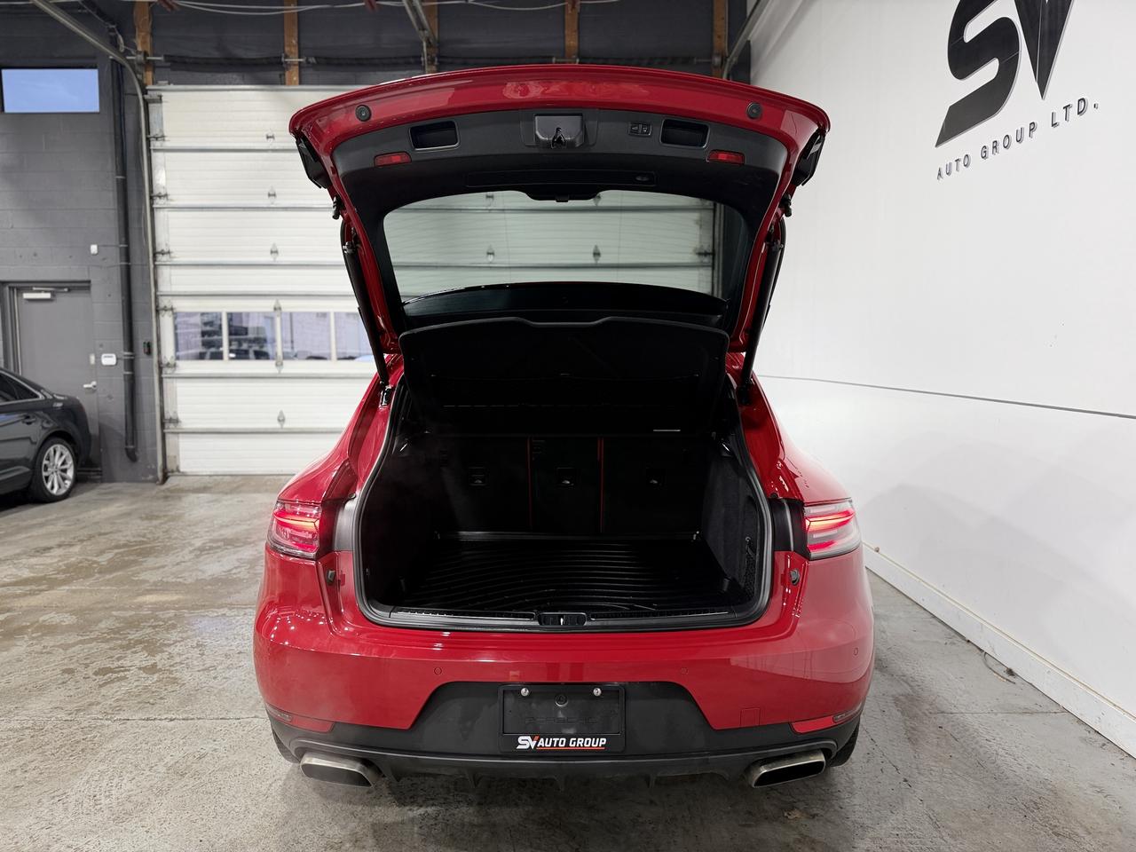 2019 Porsche Macan  Photo