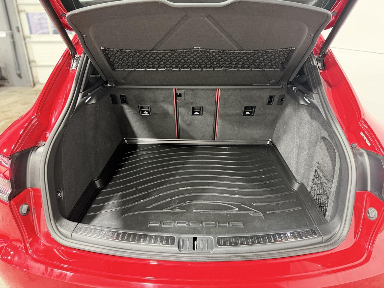 2019 Porsche Macan  Photo