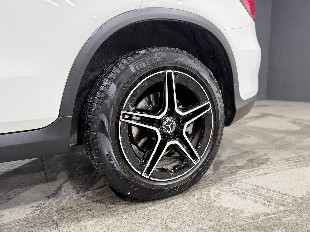 2022 Mercedes-Benz GLC-Class 300 Photo3