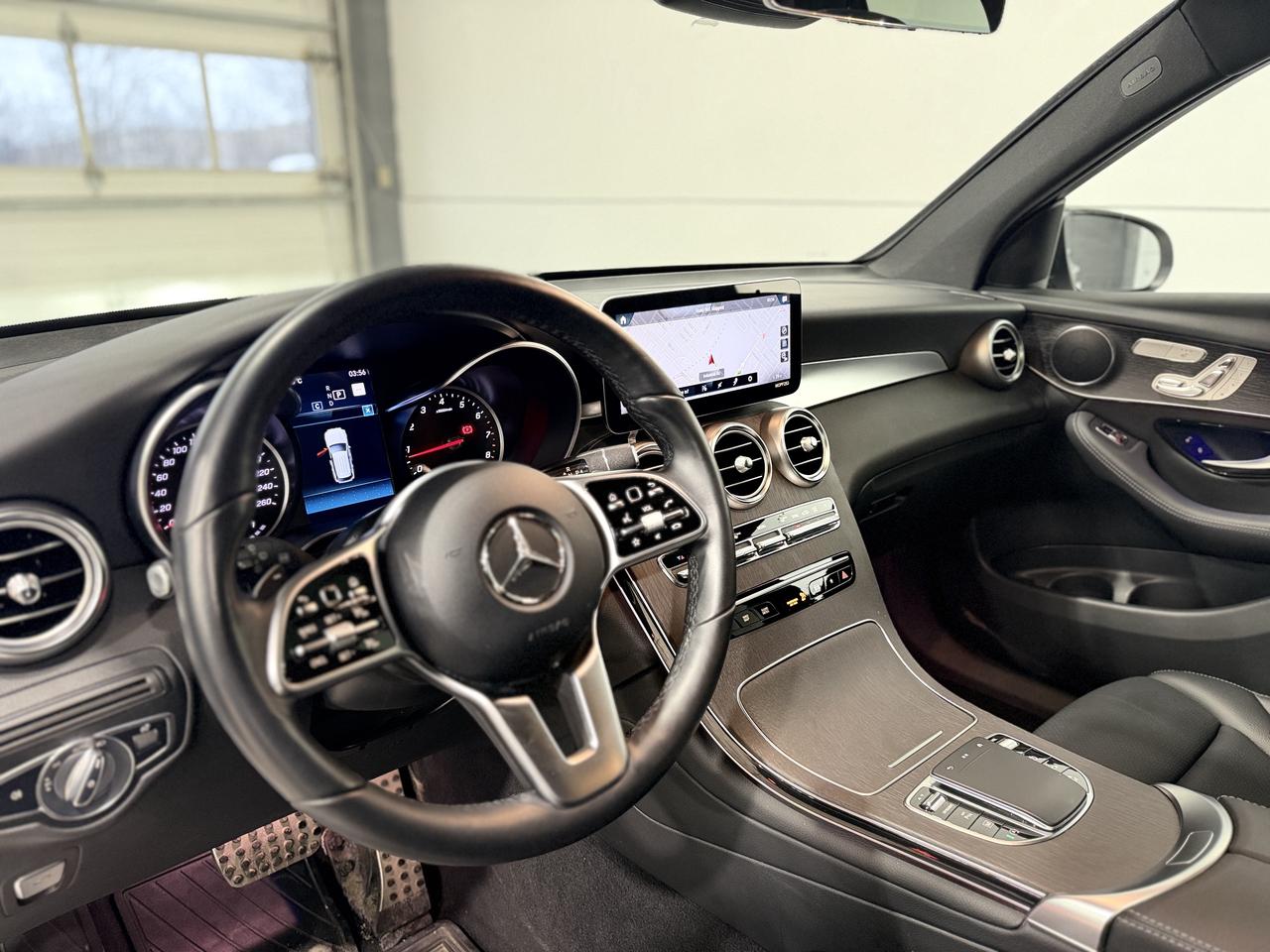 2022 Mercedes-Benz GLC-Class 300 Photo