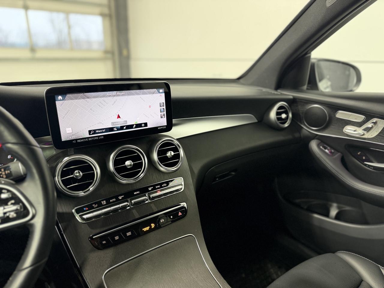 2022 Mercedes-Benz GLC-Class 300 Photo