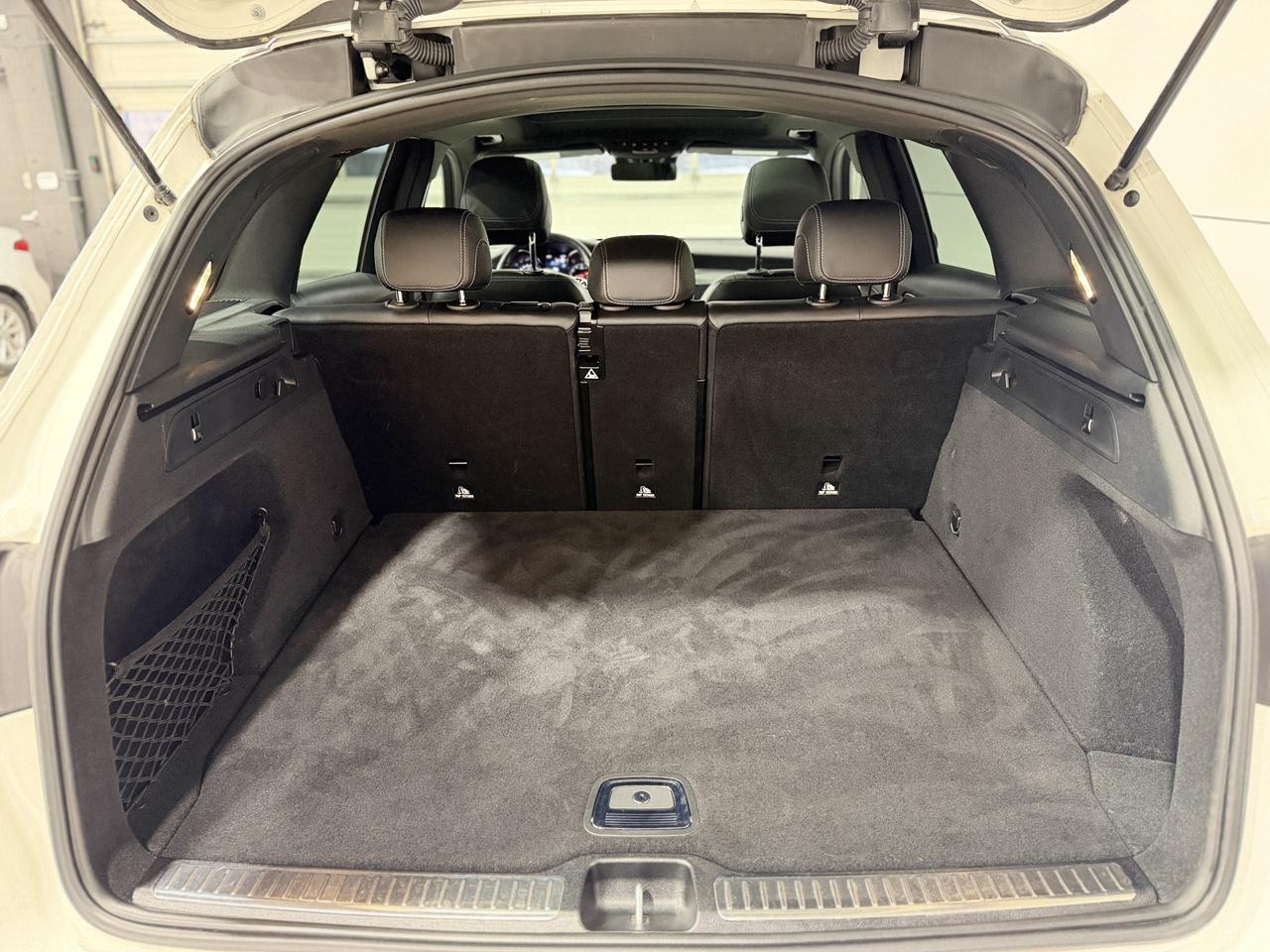 2022 Mercedes-Benz GLC-Class 300 Photo