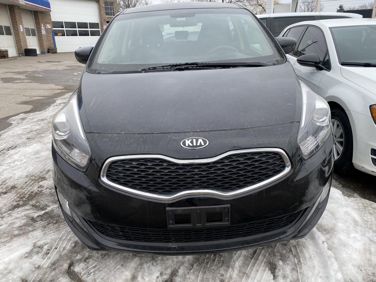 2014 Kia Rondo FX Photo