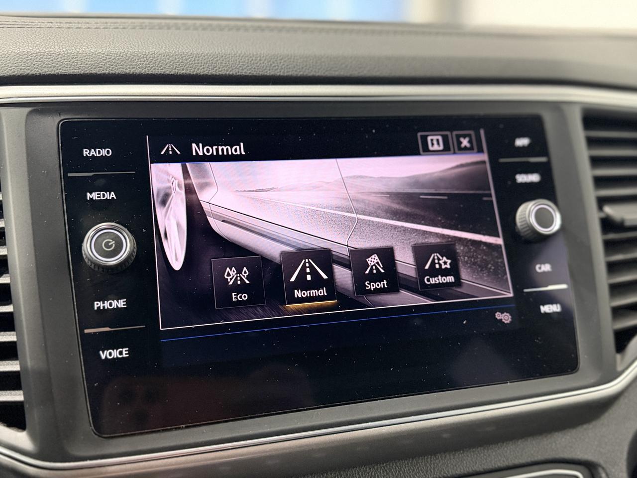 2019 Volkswagen Atlas SE Photo