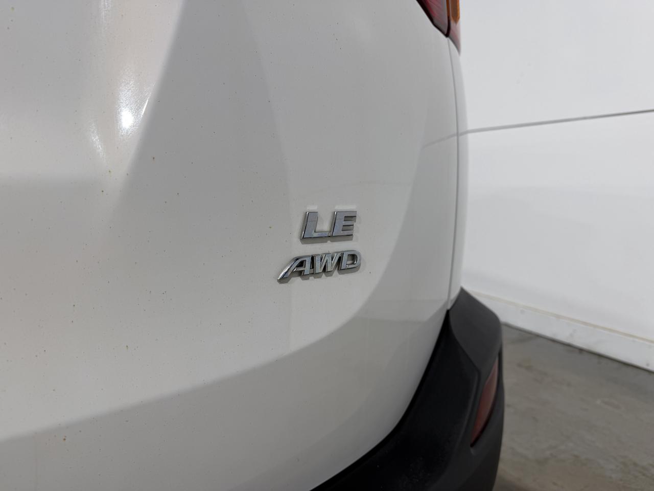 2014 Toyota RAV4 LE Photo4