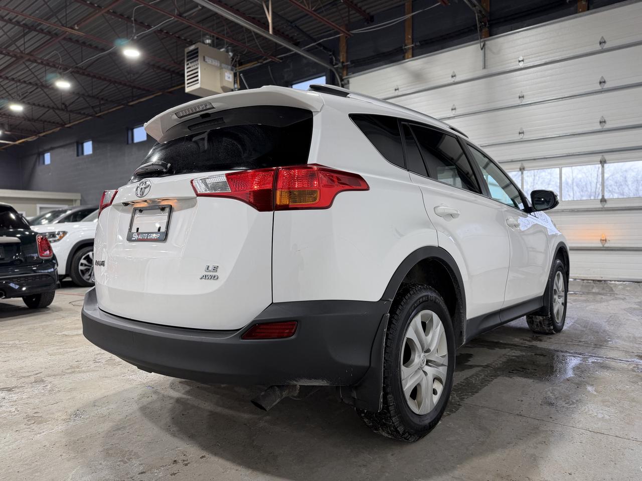 2014 Toyota RAV4 LE Photo