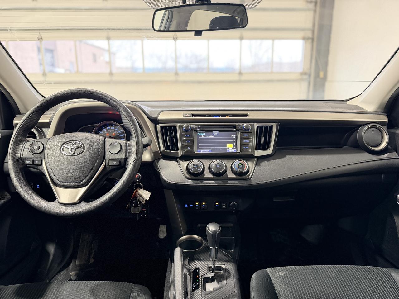 2014 Toyota RAV4 LE Photo