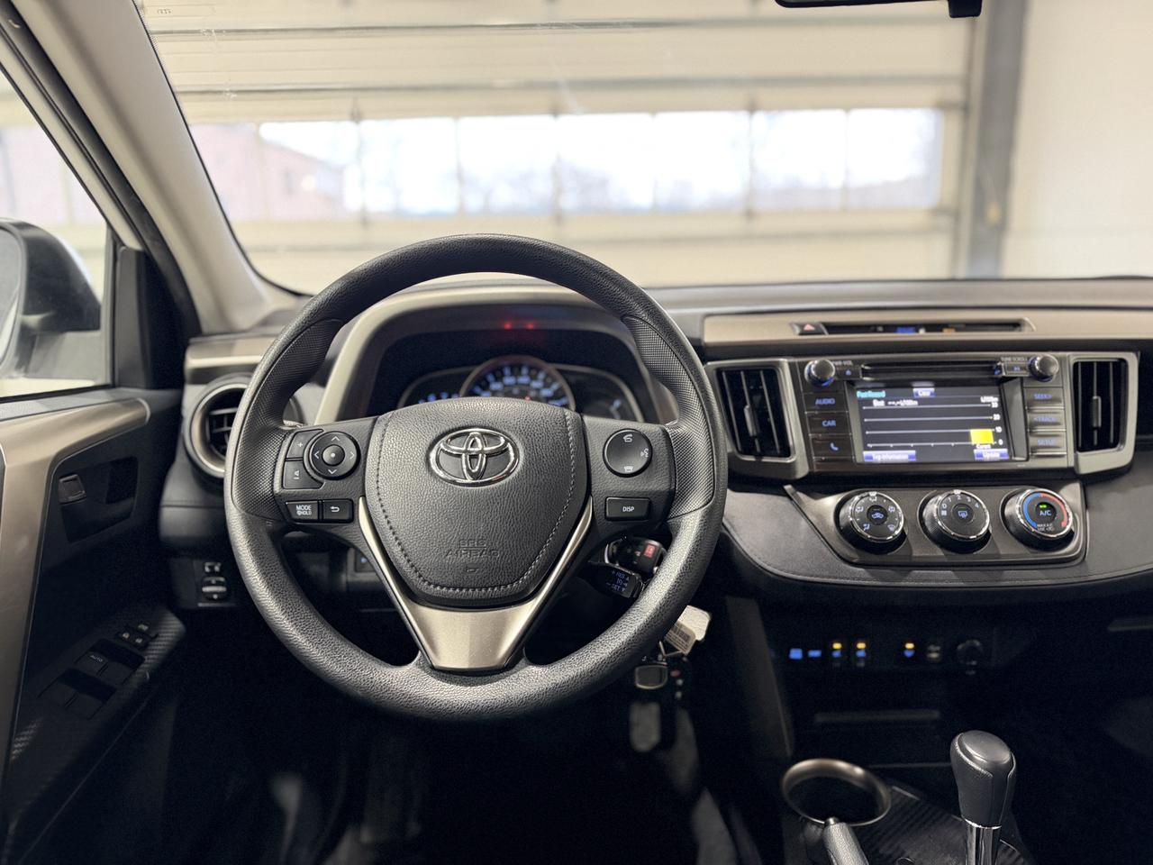 2014 Toyota RAV4 LE Photo