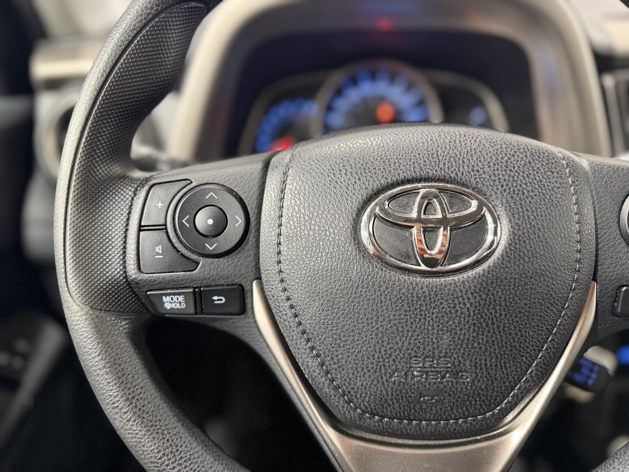 2014 Toyota RAV4 LE Photo