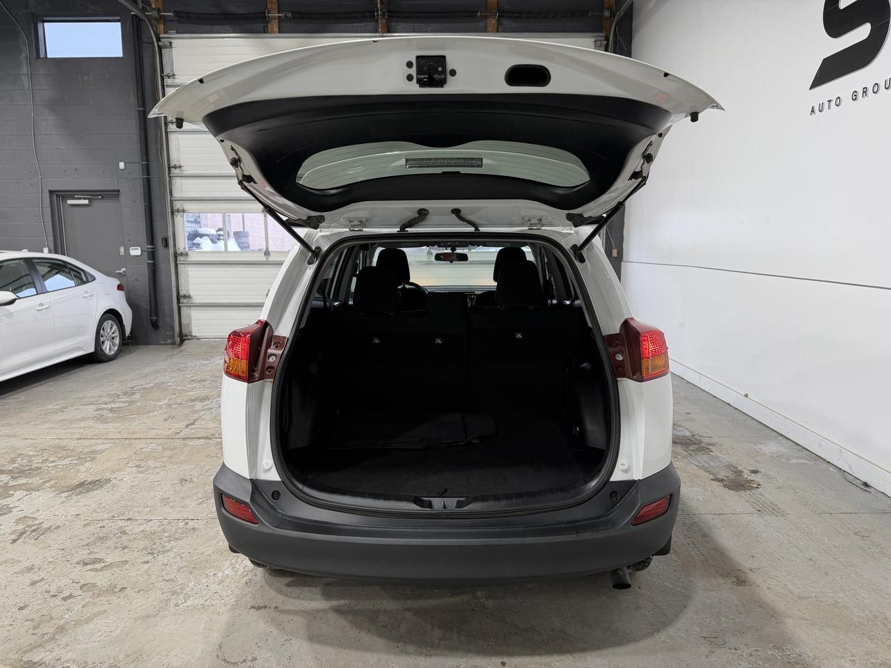 2014 Toyota RAV4 LE Photo