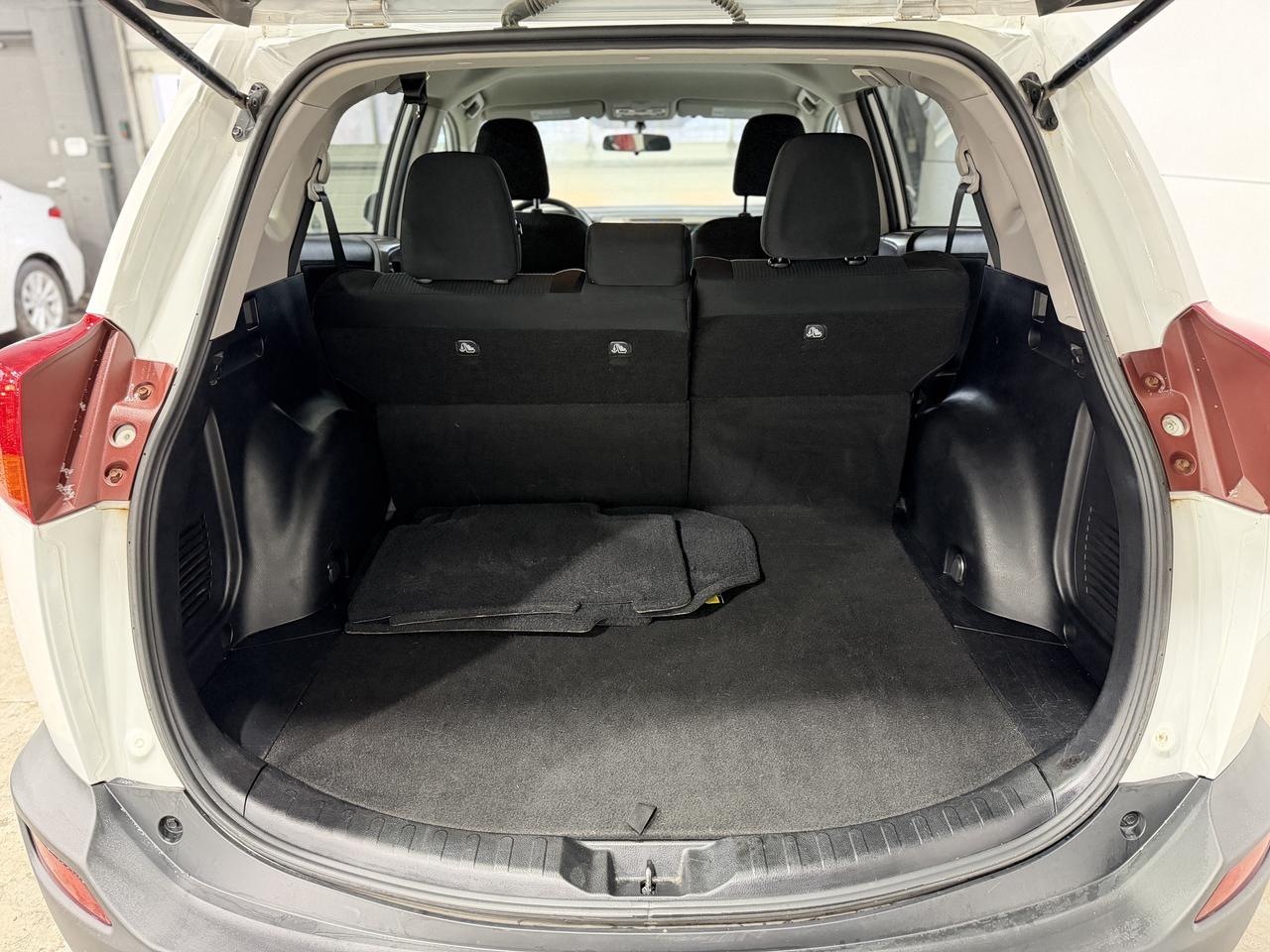 2014 Toyota RAV4 LE Photo