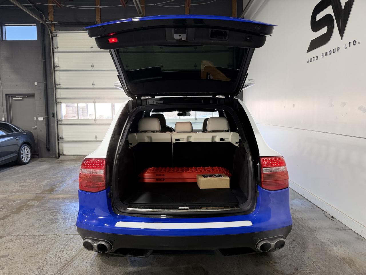 2010 Porsche Cayenne S Photo