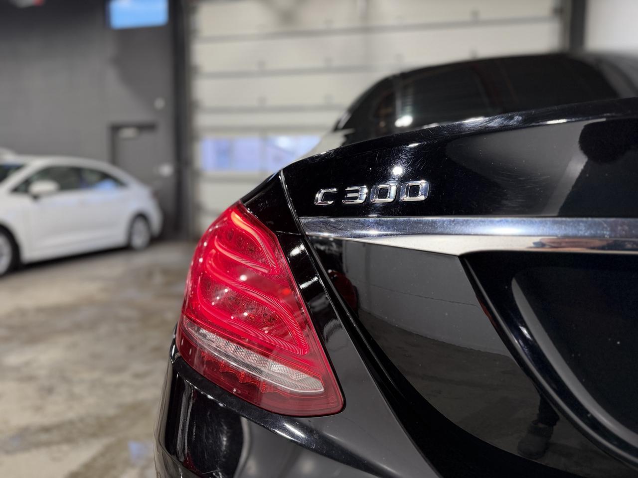 2016 Mercedes-Benz C-Class C300 Photo4