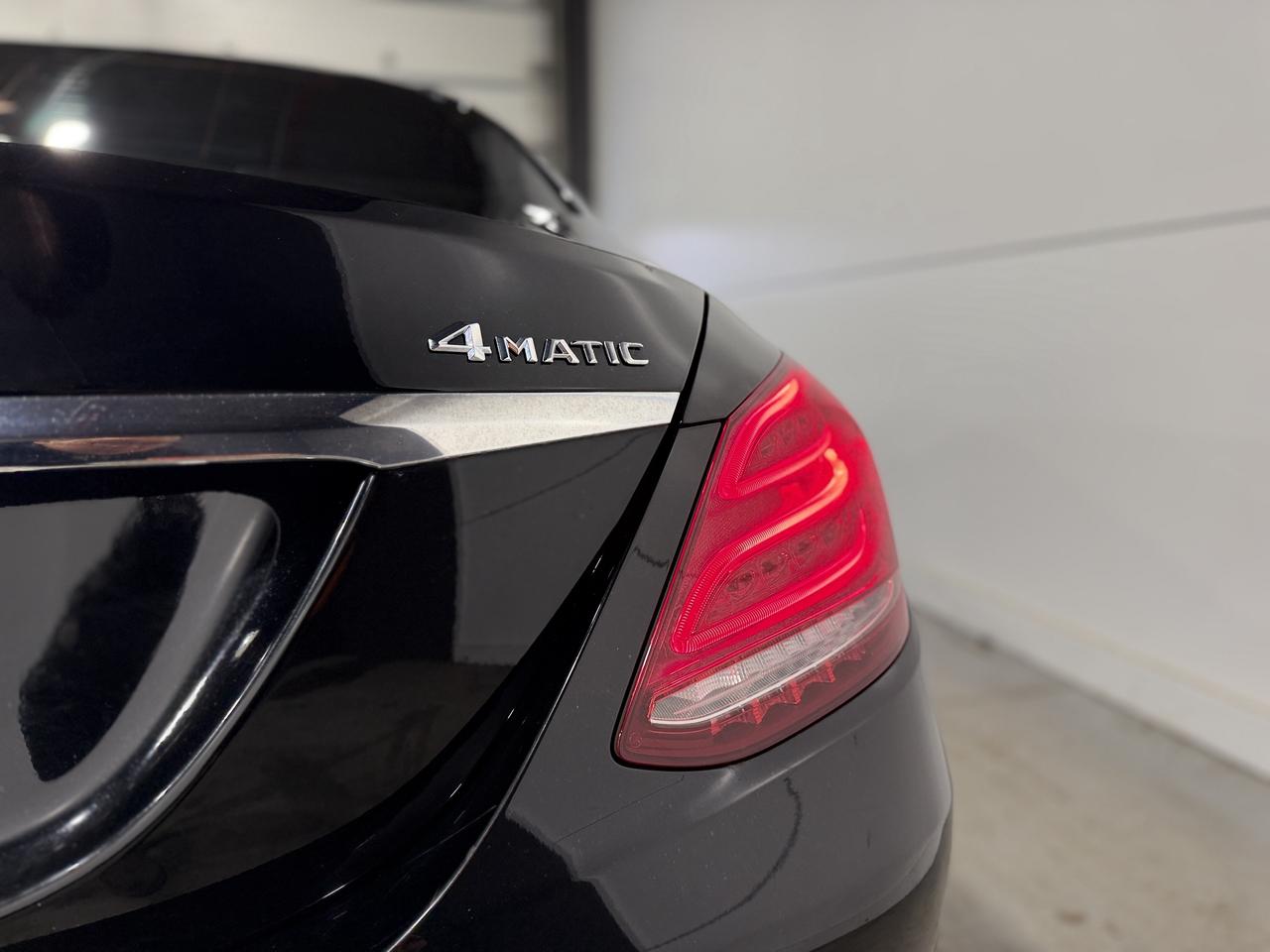 2016 Mercedes-Benz C-Class C300 Photo