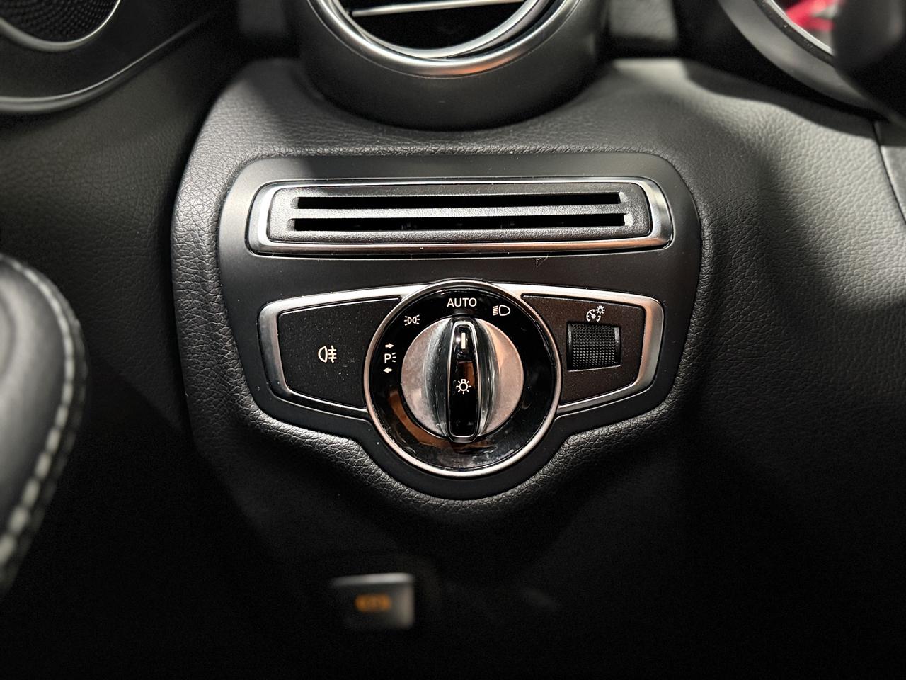 2016 Mercedes-Benz C-Class C300 Photo