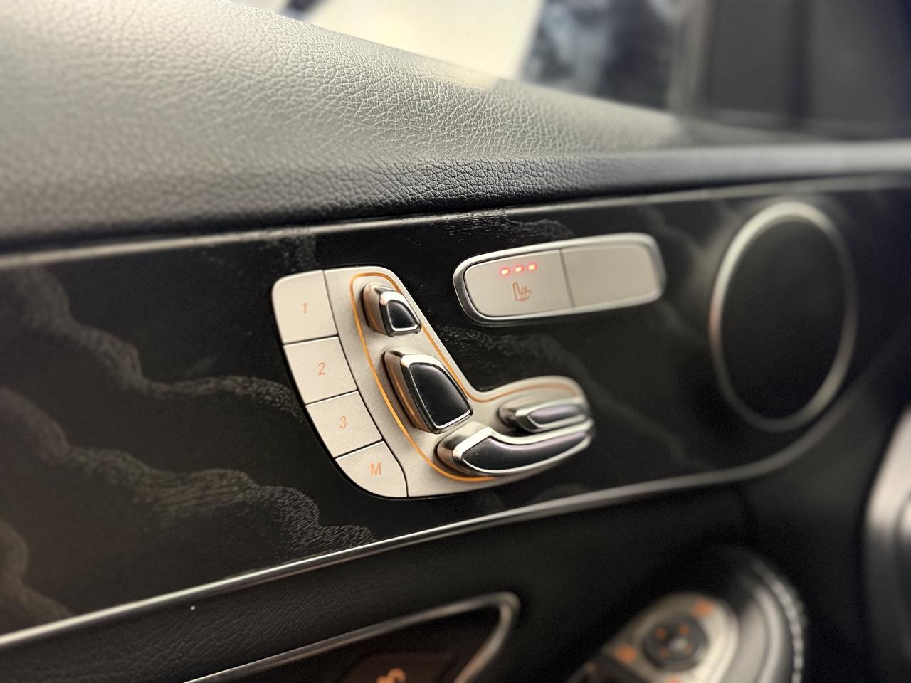 2016 Mercedes-Benz C-Class C300 Photo