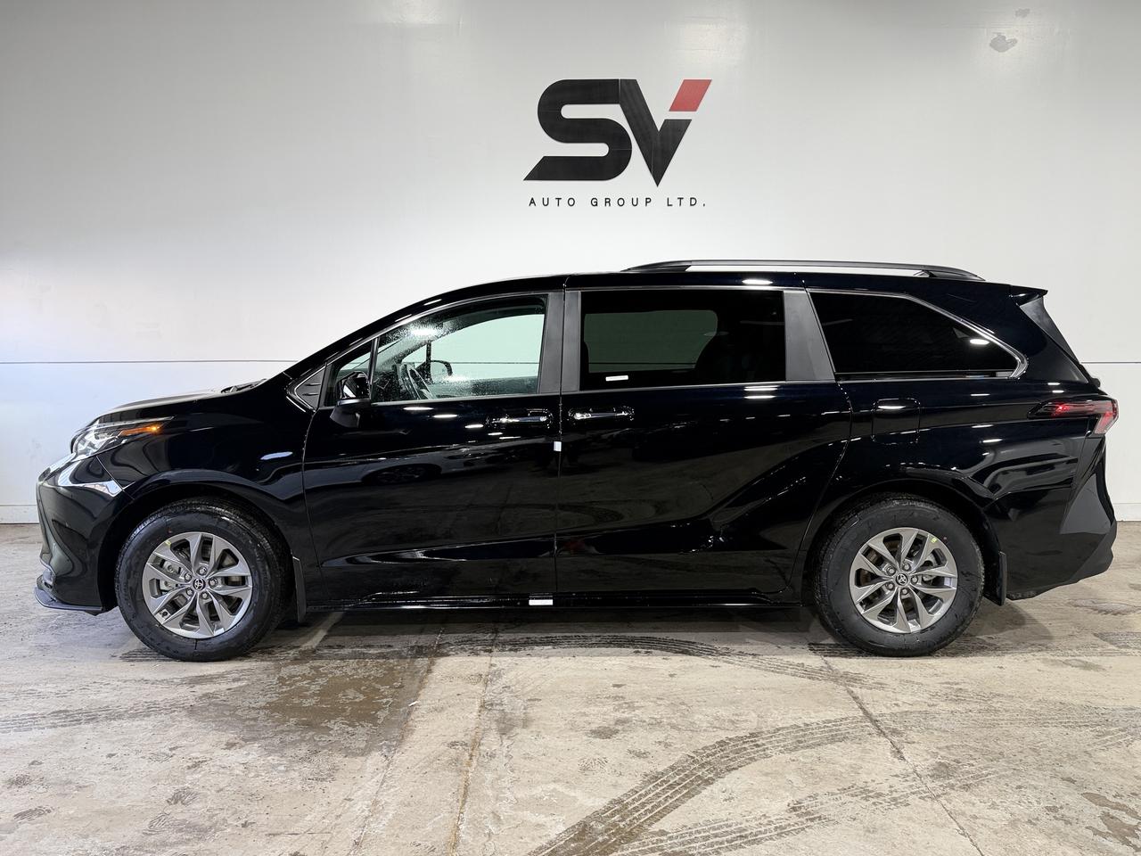 2025 Toyota Sienna XLE Photo