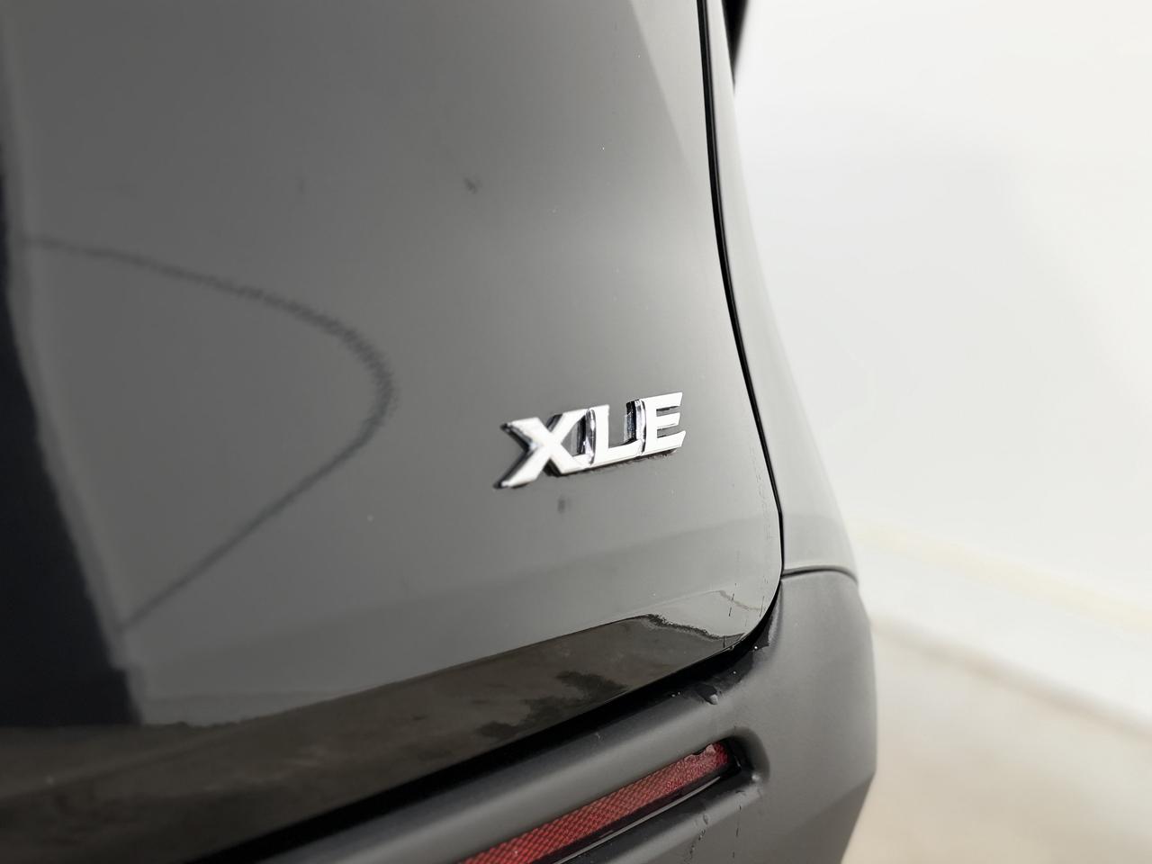 2025 Toyota Sienna XLE Photo