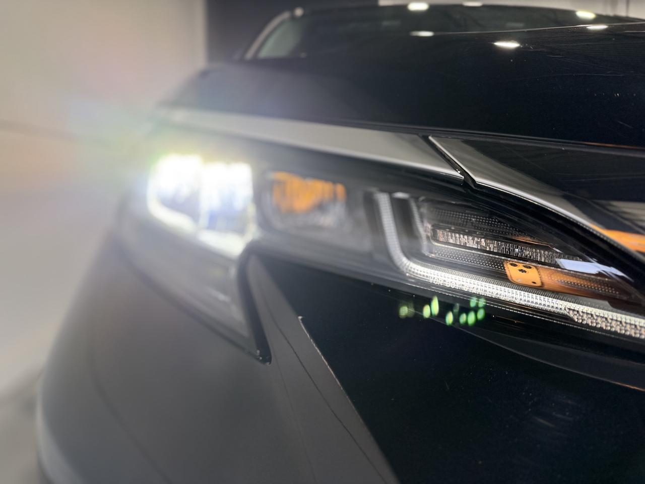 2025 Toyota Sienna XLE Photo