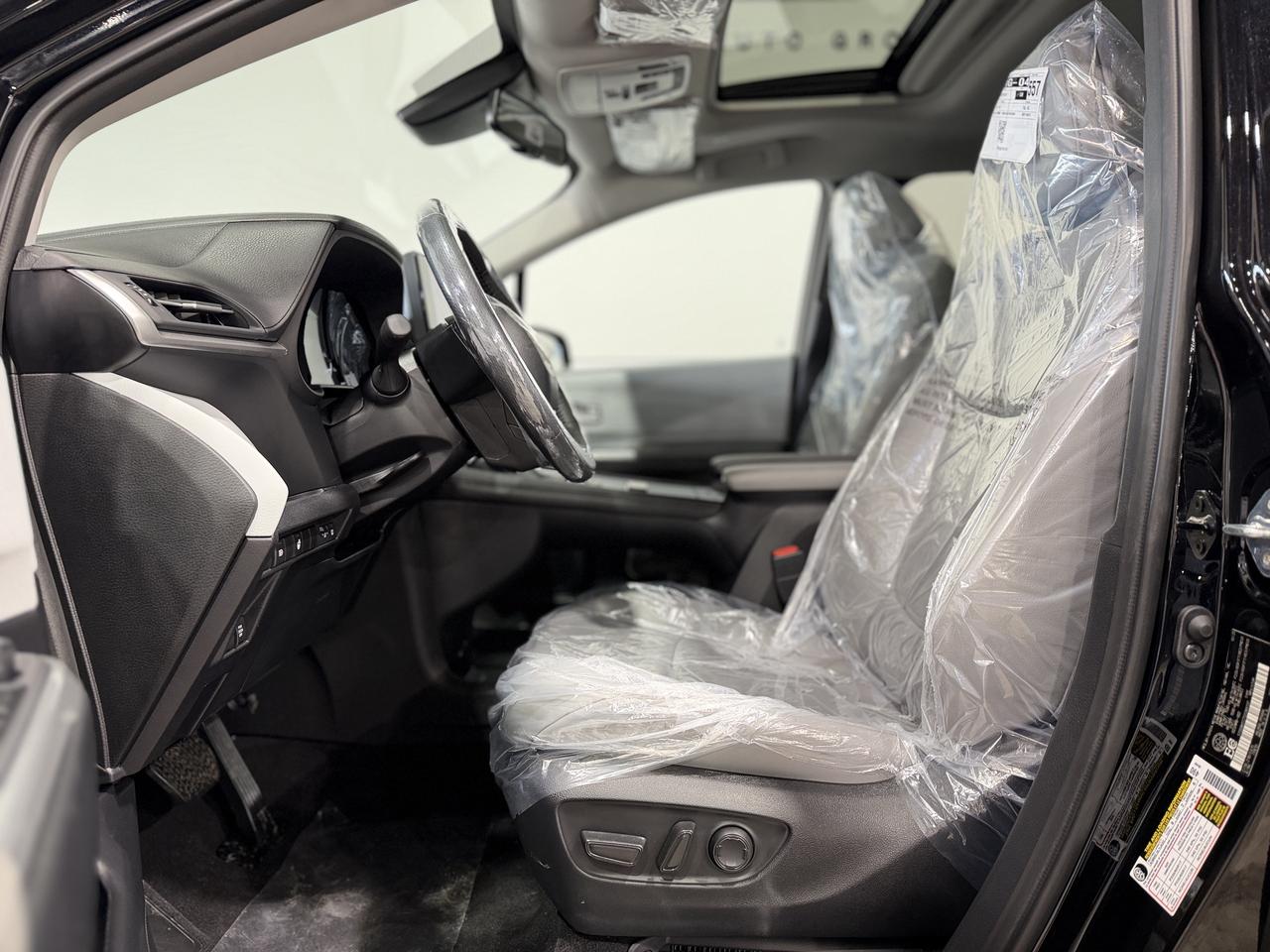 2025 Toyota Sienna XLE Photo