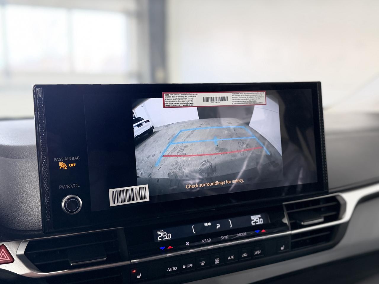 2025 Toyota Sienna XLE Photo