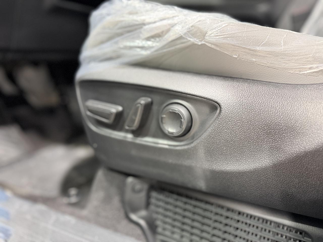 2025 Toyota Sienna XLE Photo