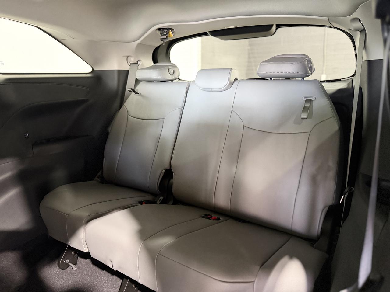 2025 Toyota Sienna XLE Photo