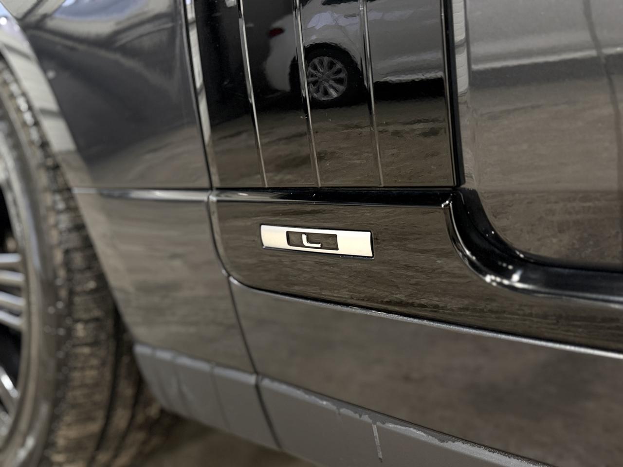 2019 Land Rover Range Rover SuperCharged Photo4