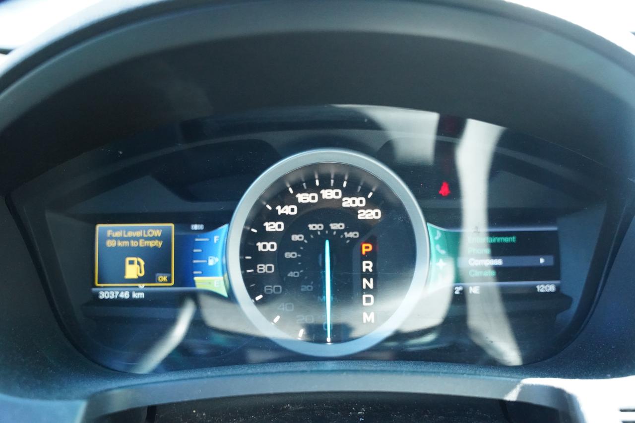 2013 Ford Explorer XLT/7 PASSENGER/SUNROOF/LEATHER/CAMERA/NO ACCIDENT Photo